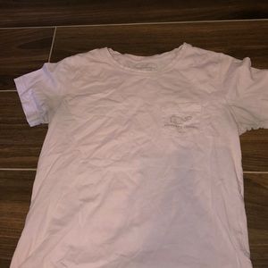 pink vineyard vines shirt